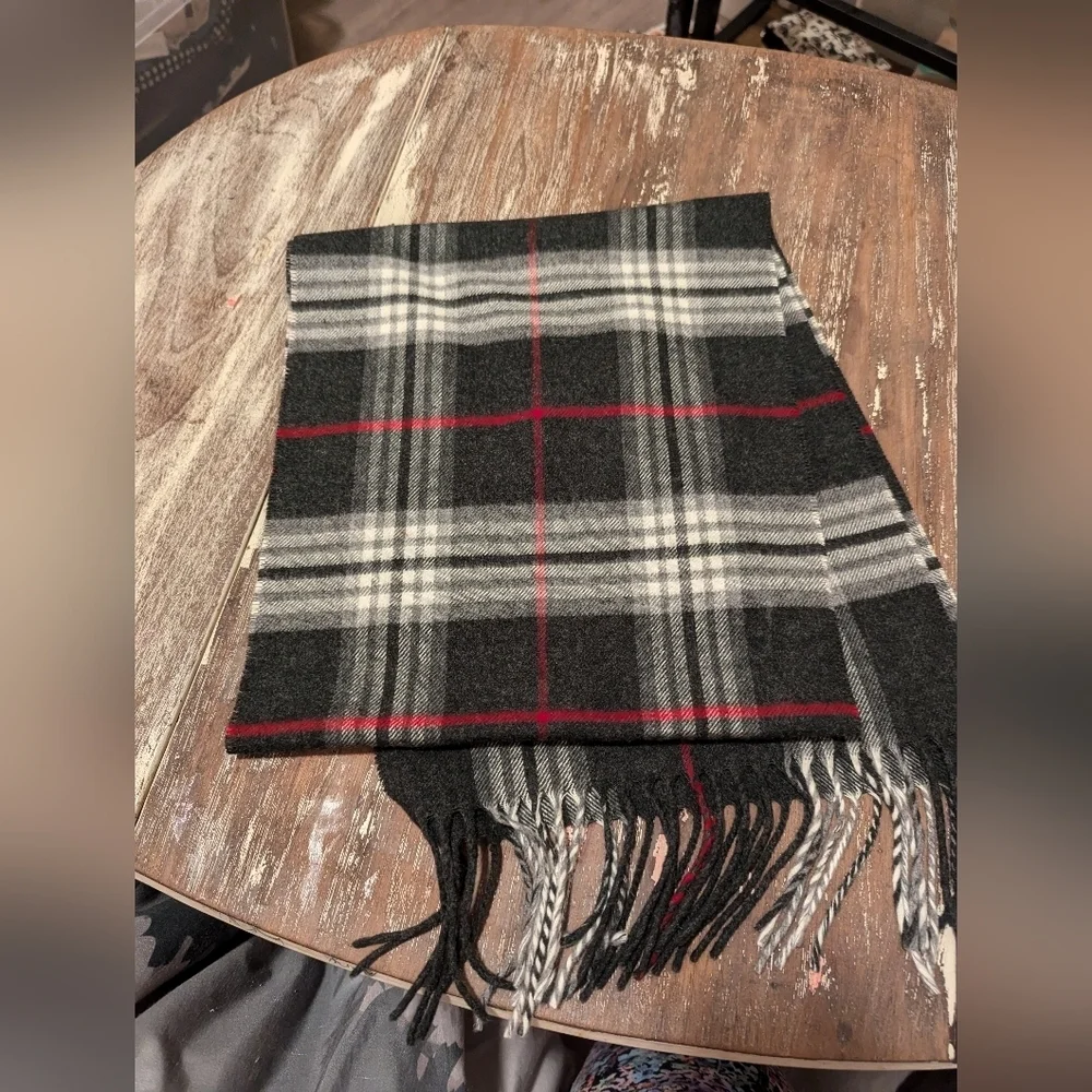 Frass Black and‎ gray red striping 100% acrylic soft scarf